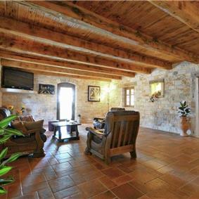 4 bedroom villa with pool near Svetvinčenat, Istria, sleeps 10